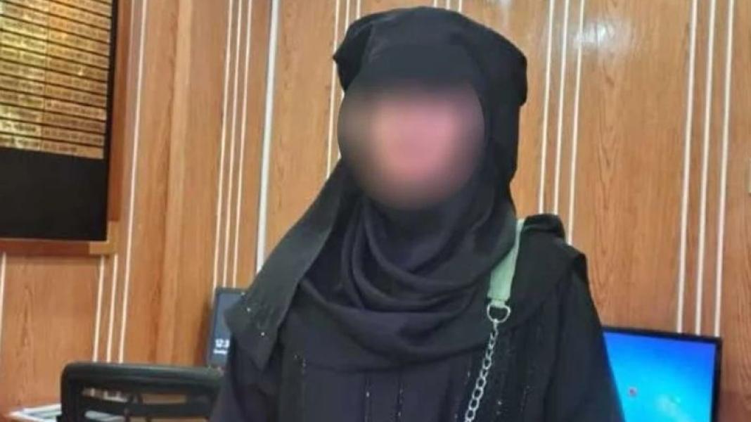 পাসপোর্ট করতে এসে রোহিঙ্গা তরুণী আটক